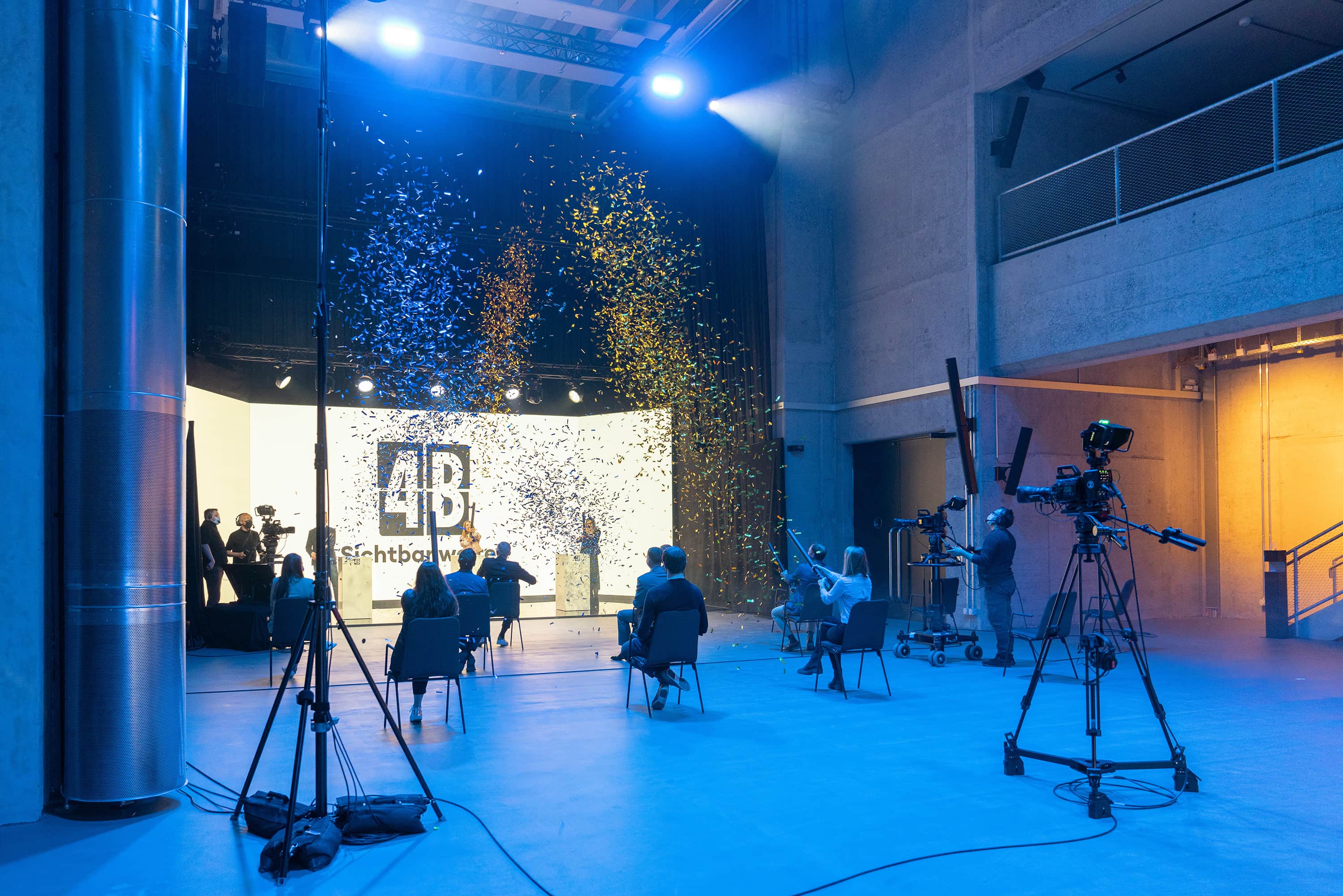 4B − Firmen-Rebranding