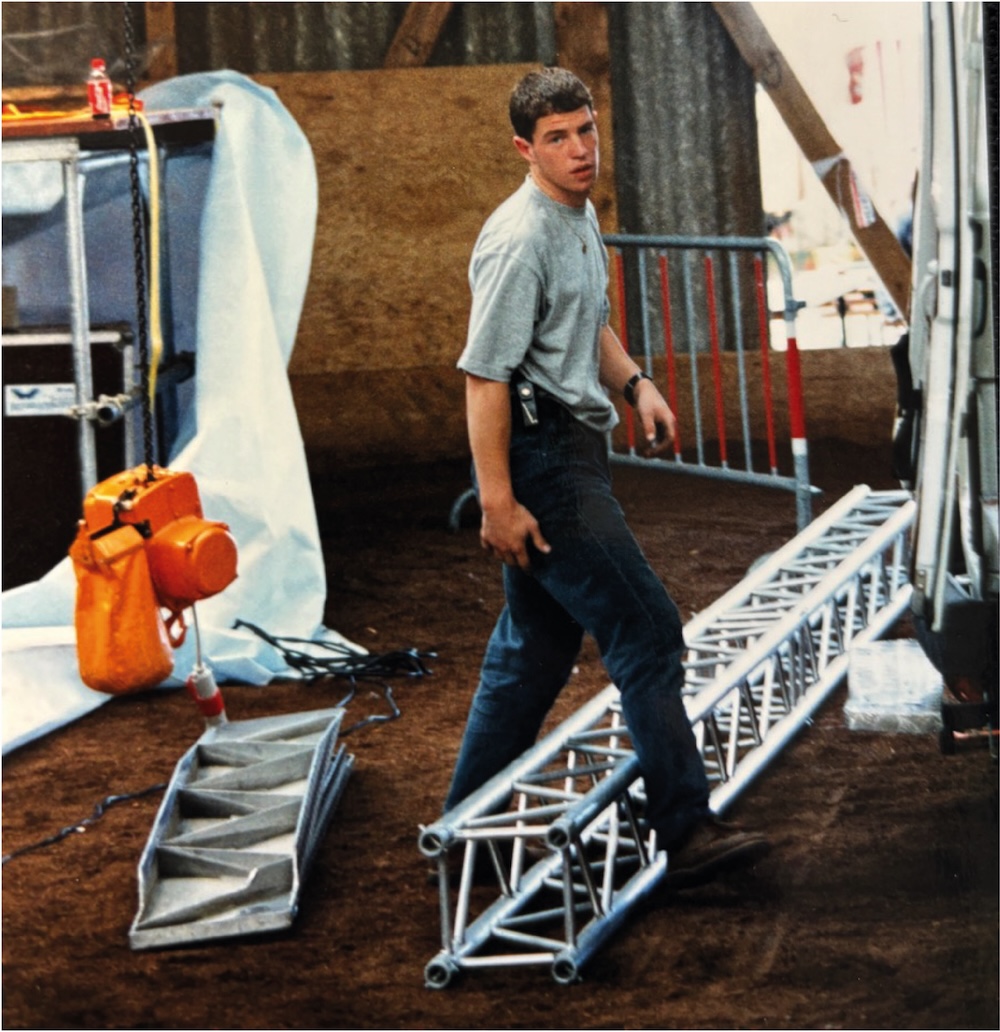 19962